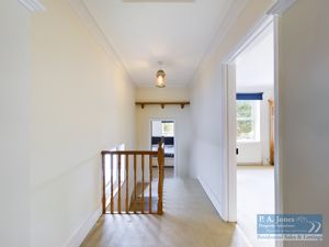 Upstairs Landing - click for photo gallery